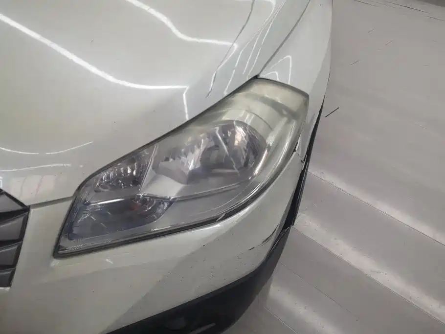 Suzuki S-Cross 2015