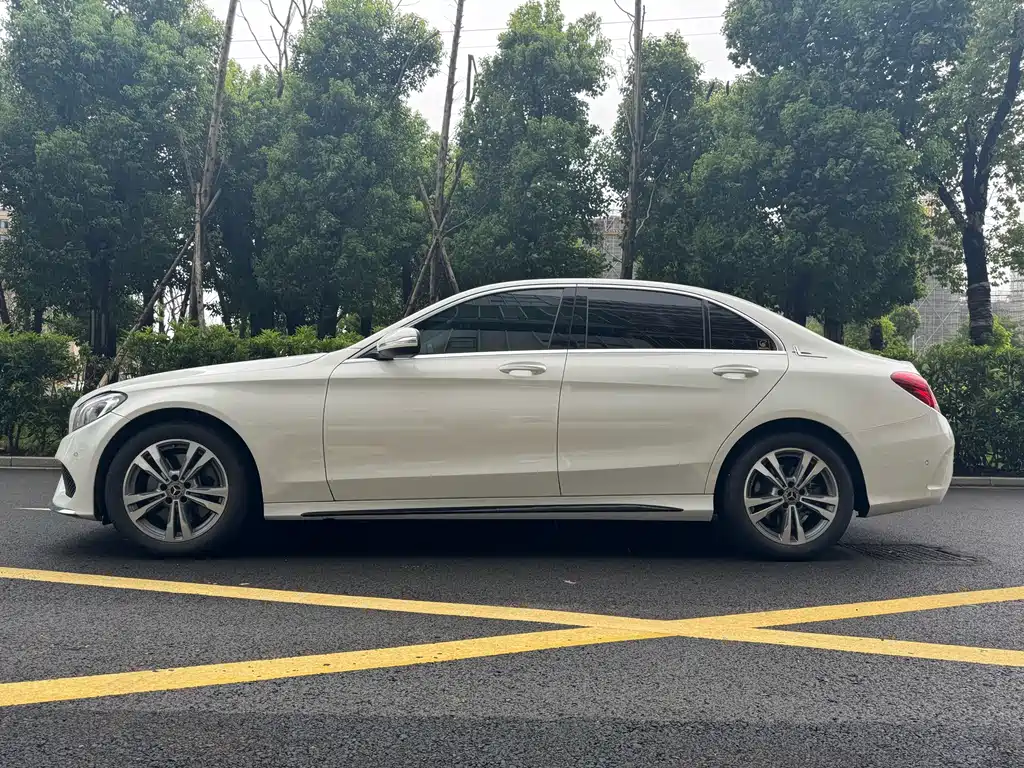 Mercedes-Benz C-Class 2017 — фото 9