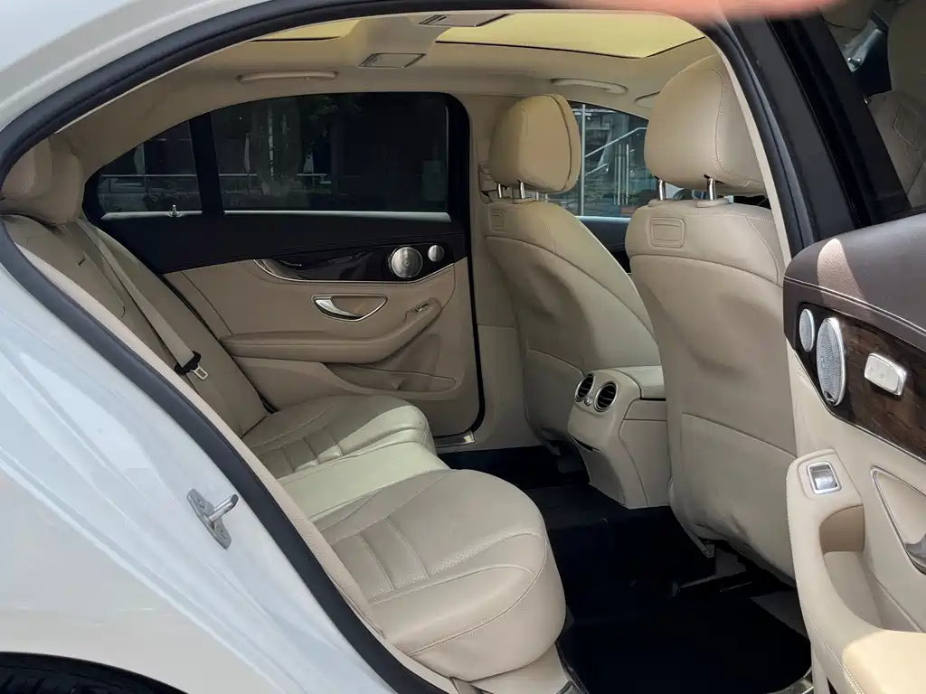 Mercedes-Benz C-Class 2018 — фото 12
