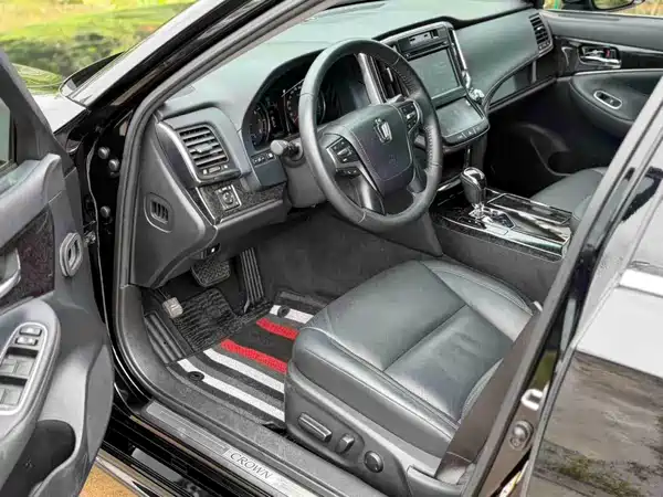 Toyota Crown 2019