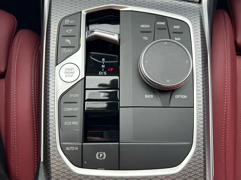 BMW 3 Series 2023 — фото 16