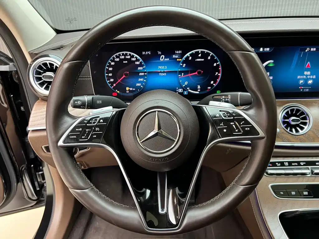 Mercedes-Benz E-Class 2023 — фото 6