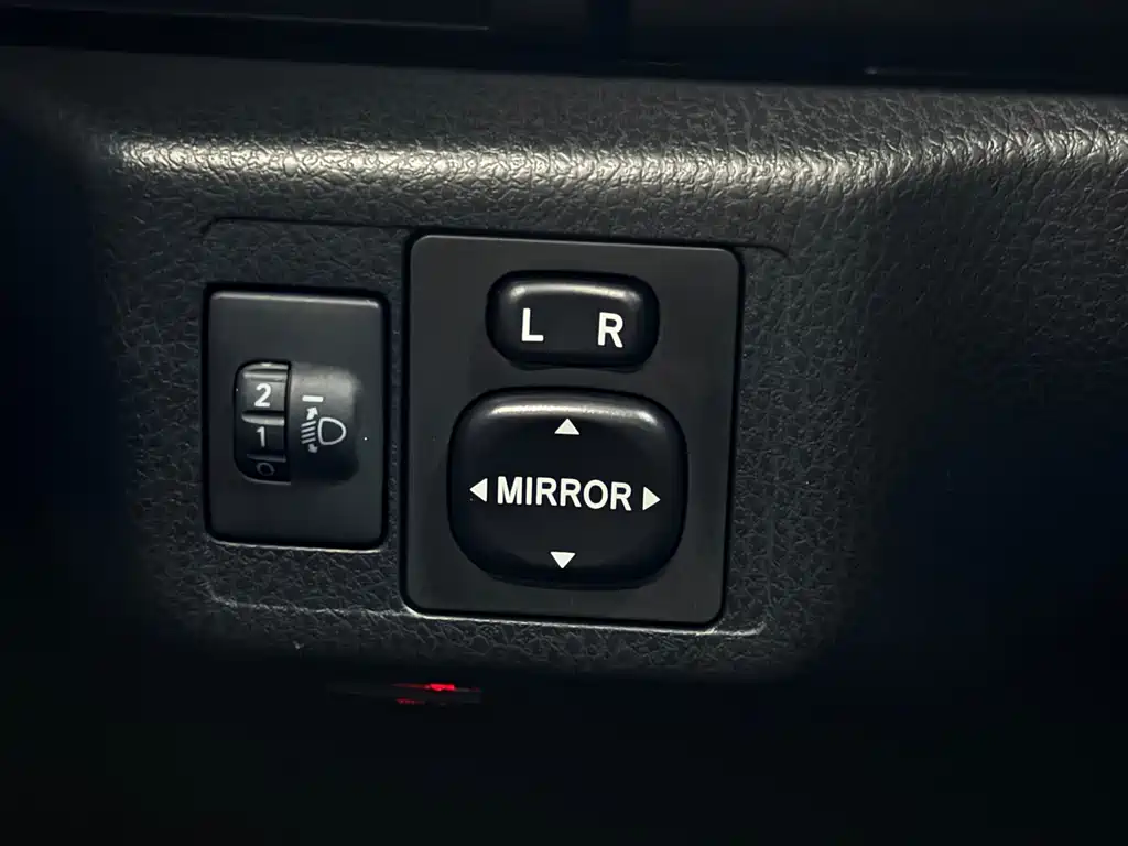 Toyota Yaris L 2023 — фото 9