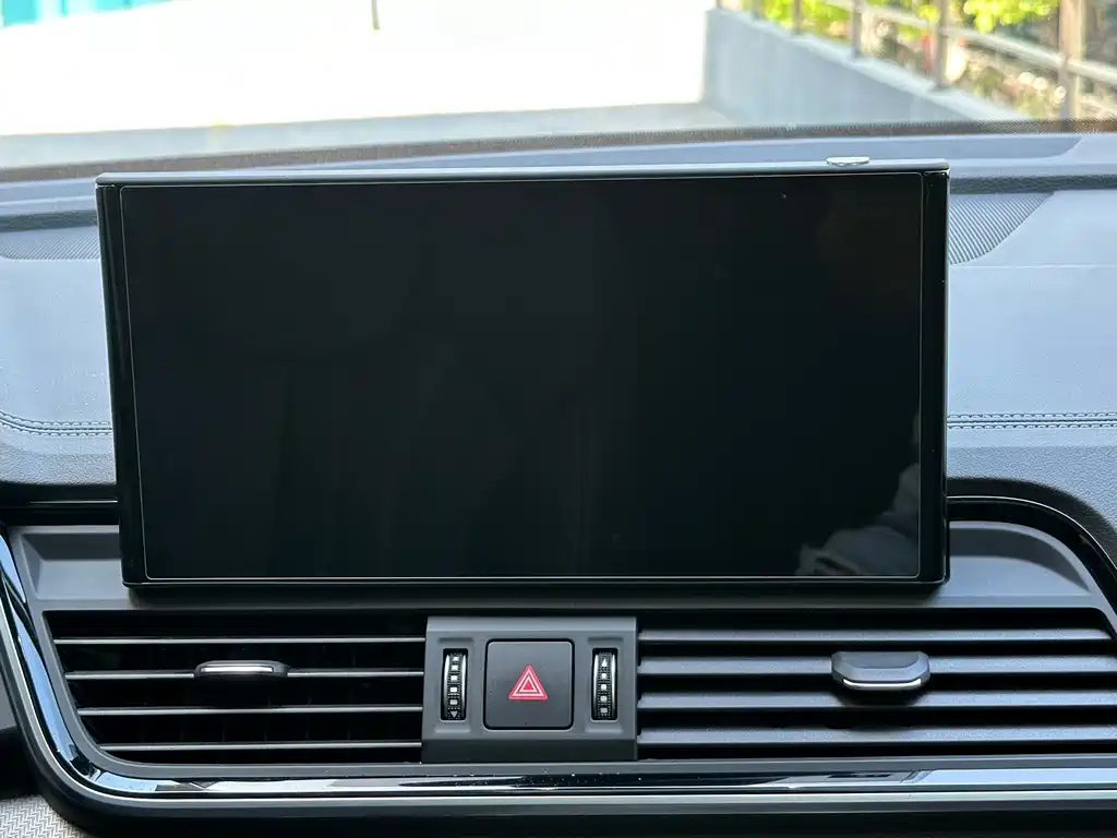 Audi Q5L 2022 — фото 10