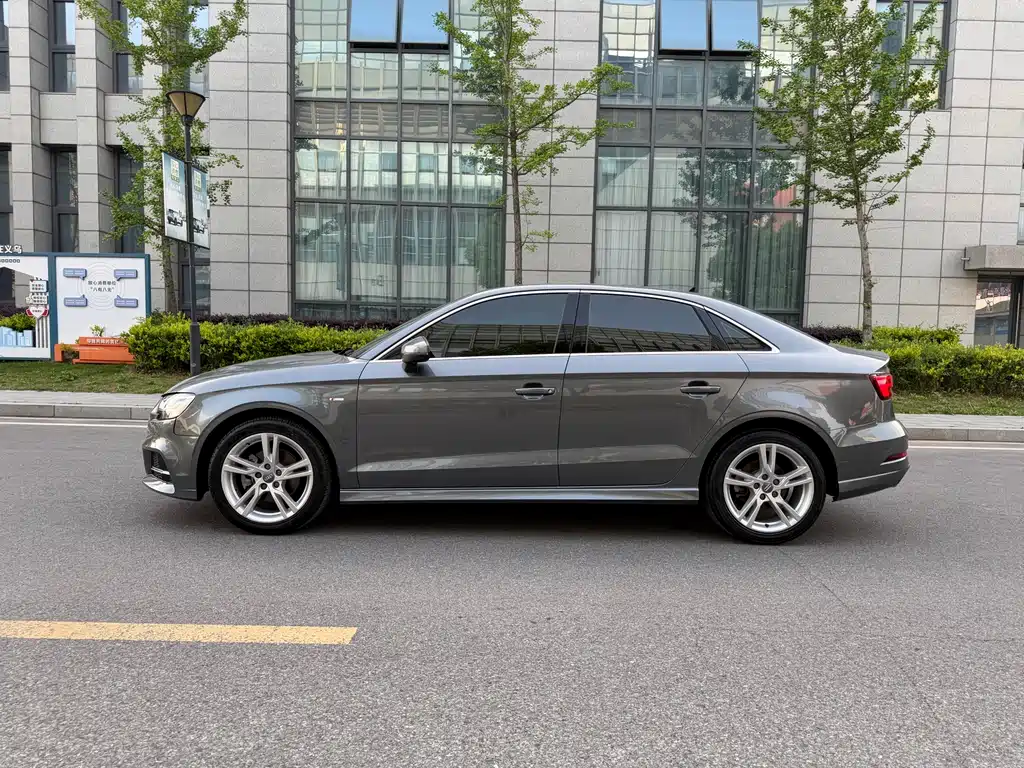 Audi A3 2020 — фото 4