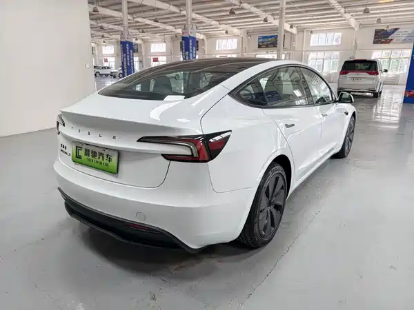 Tesla Model 3 2026