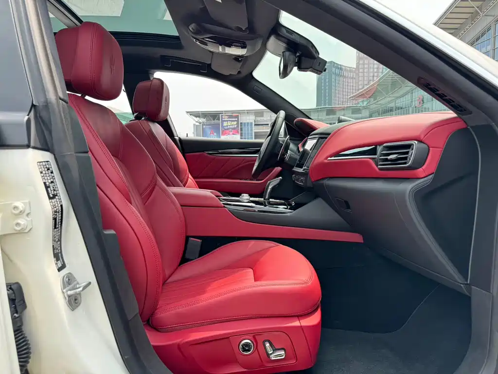 Maserati Levante 2023 — фото 10