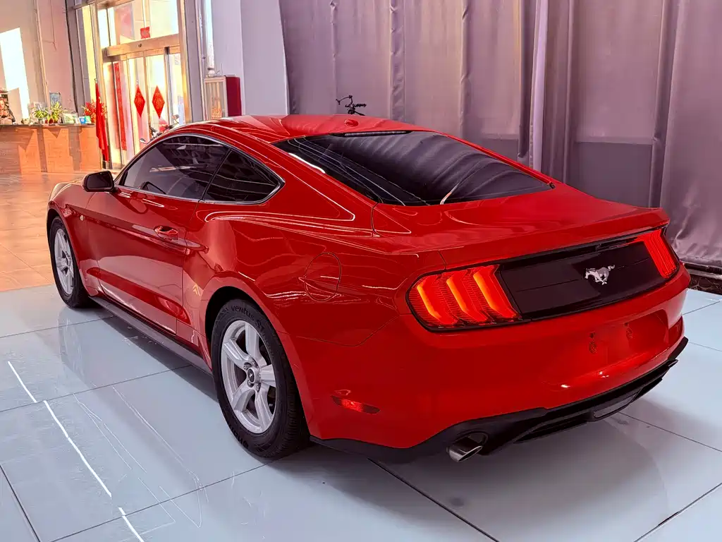 Ford Mustang 2019 — фото 4