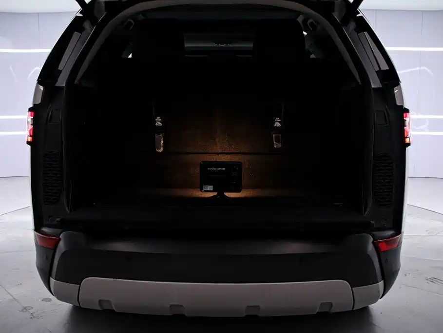 Land Rover Discovery 2019 — фото 18