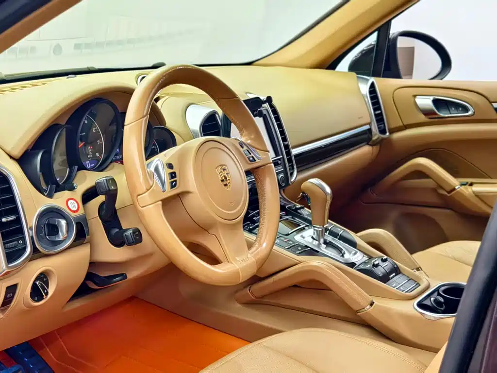 Porsche Cayenne 2014 — фото 16