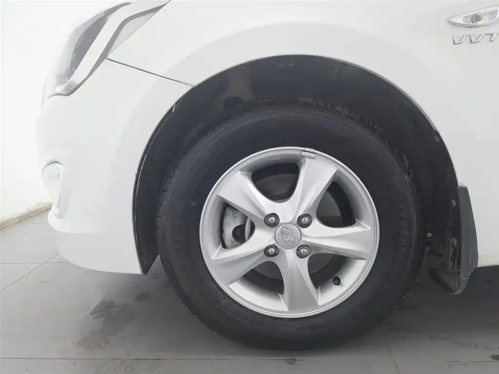 Hyundai Verna 2016 — фото 17