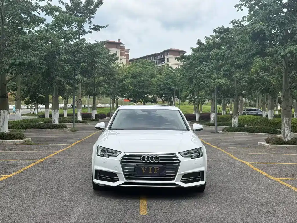 Audi A4L 2018