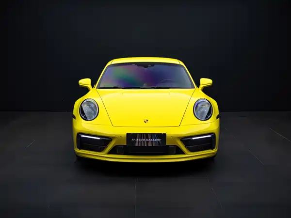 Porsche 911 2025