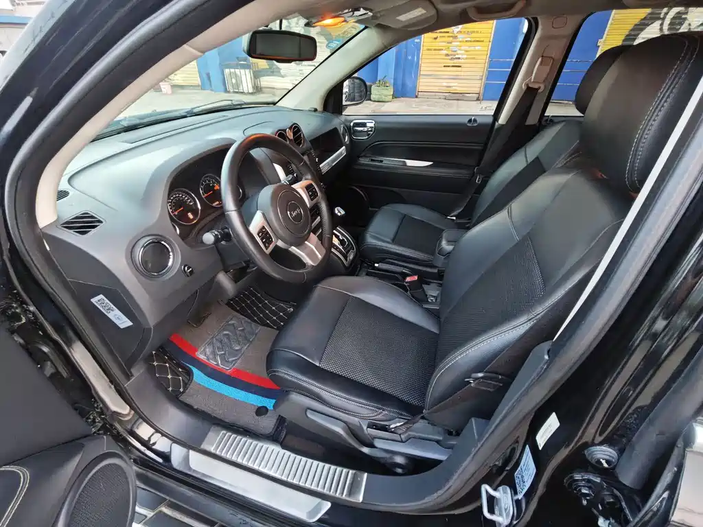 Jeep Compass 2014 — фото 9