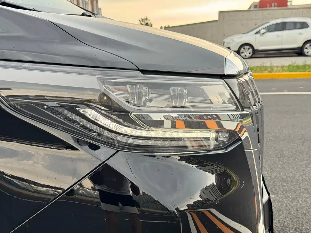 Toyota Alphard 2020 — фото 5