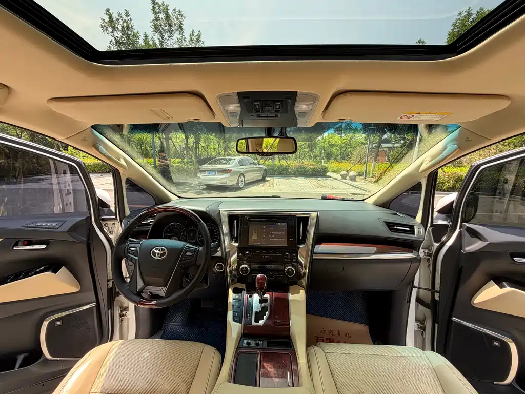Toyota Alphard 2016 — фото 15