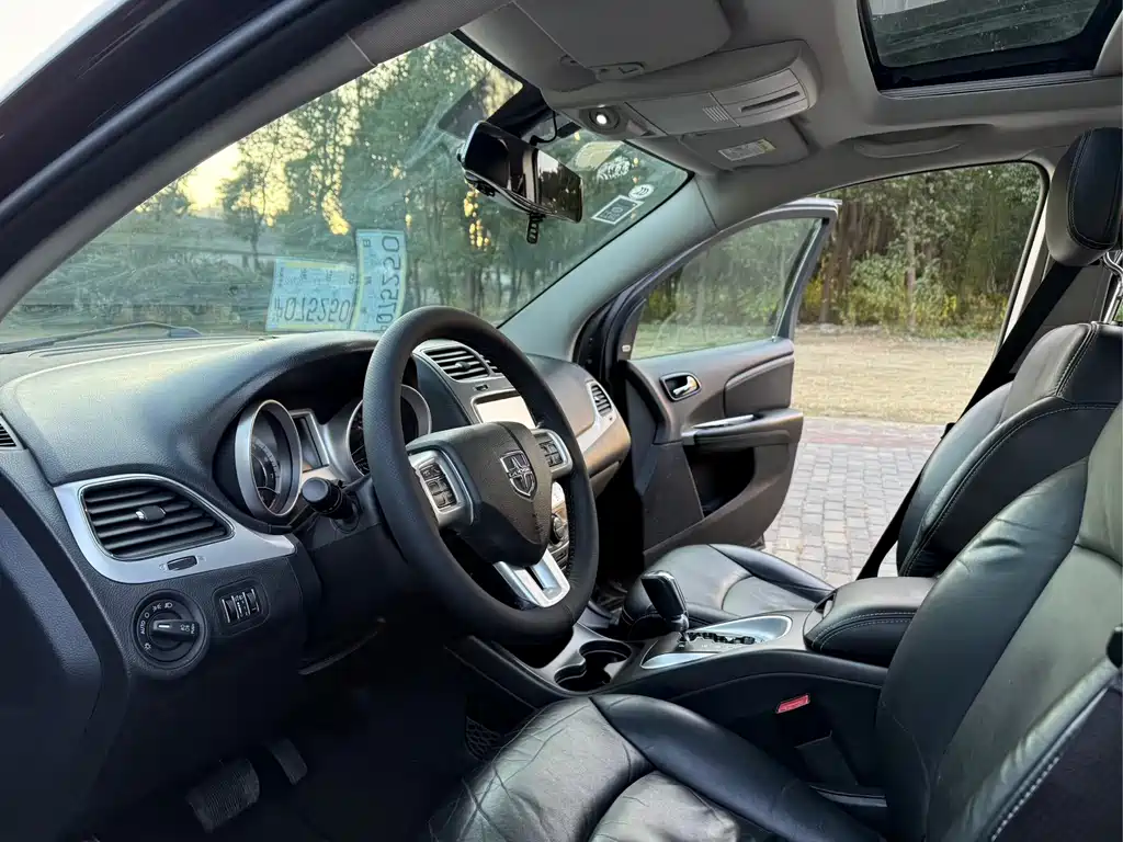 Dodge Journey 2016 — фото 10