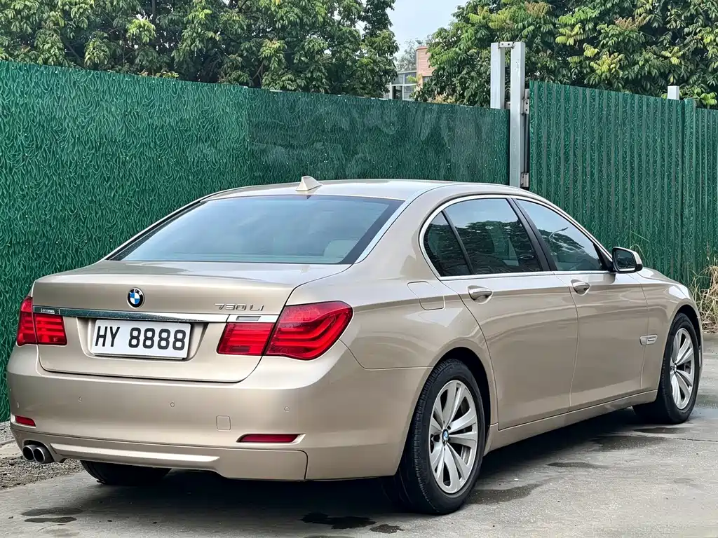 BMW 7 Series 2012 — фото 20