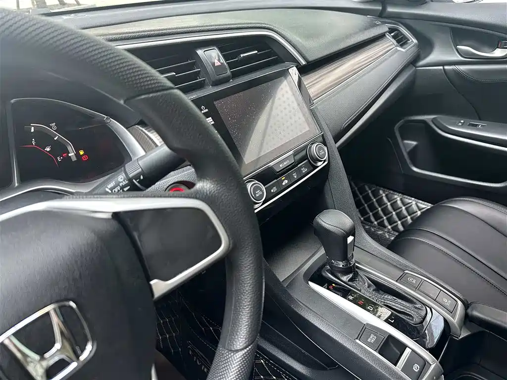 Honda Civic 2019 — фото 13