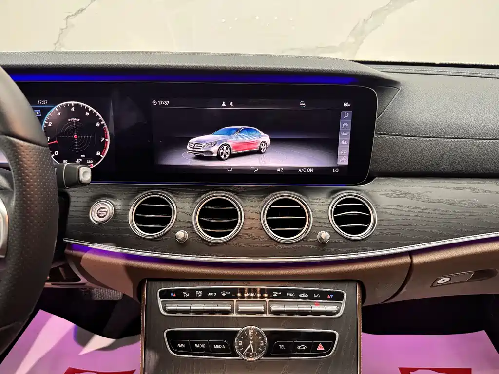 Mercedes-Benz E-Class 2019 — фото 13