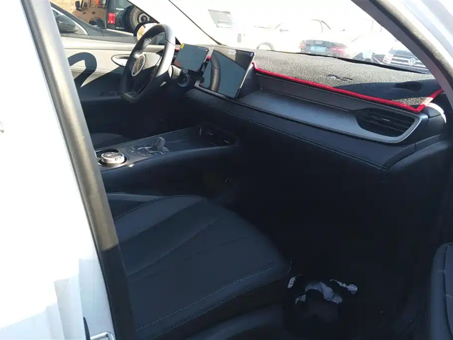 BYD Seal 05 DM-i 2025 — фото 8