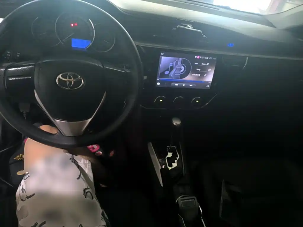 Toyota Corolla 2018 — фото 10