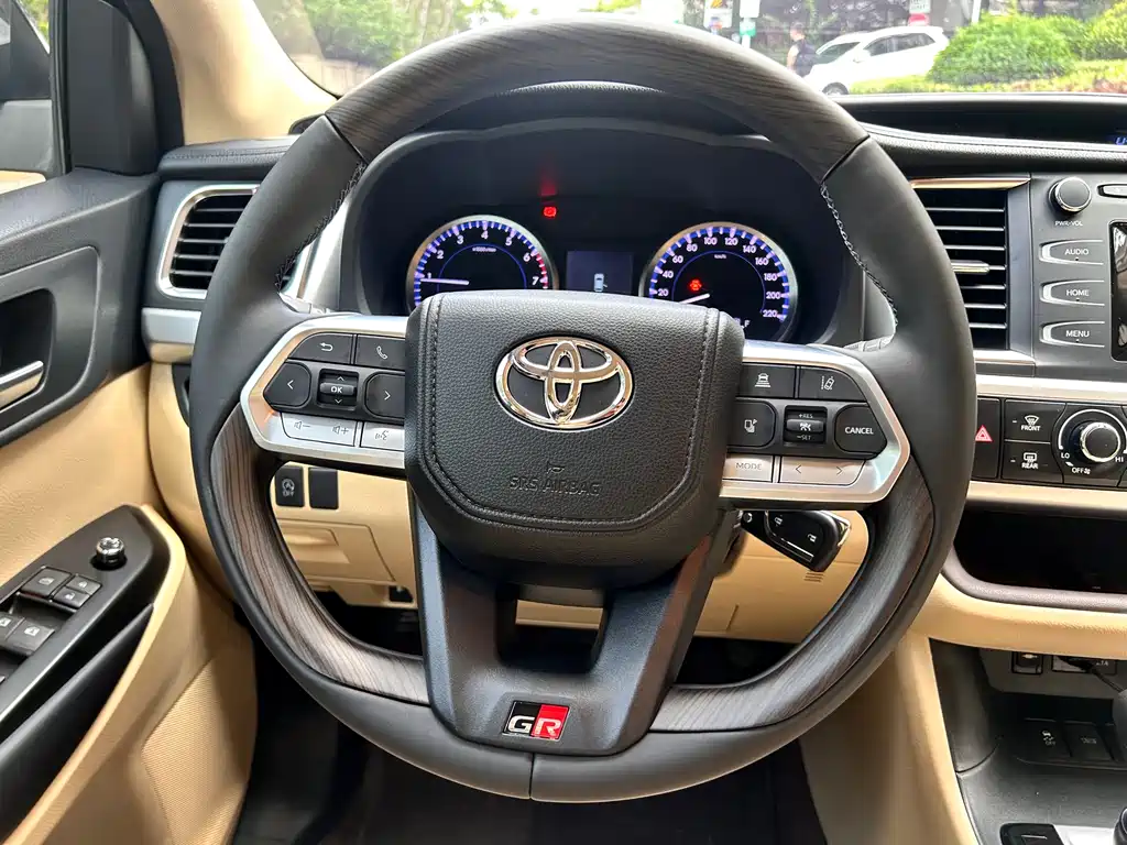 Toyota Highlander 2018 — фото 10