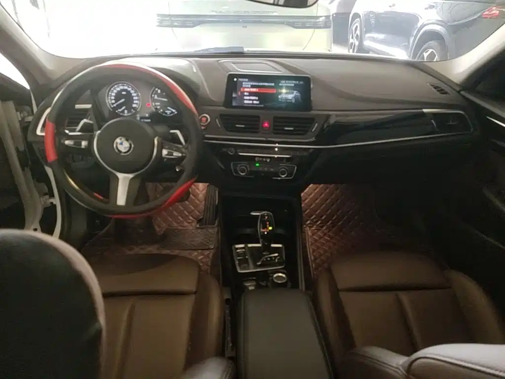 BMW 1 Series 2020 — фото 10