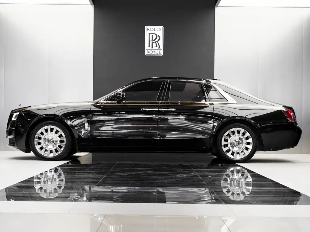 Rolls-Royce Ghost 2021 — фото 12