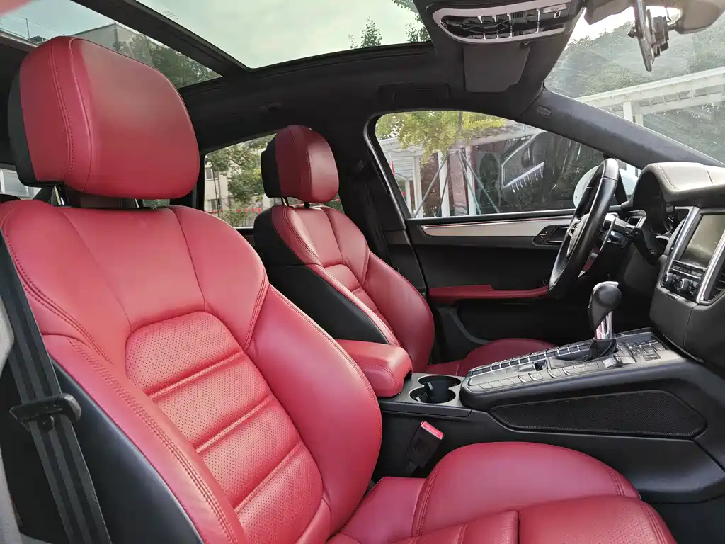 Porsche Macan 2015 — фото 17