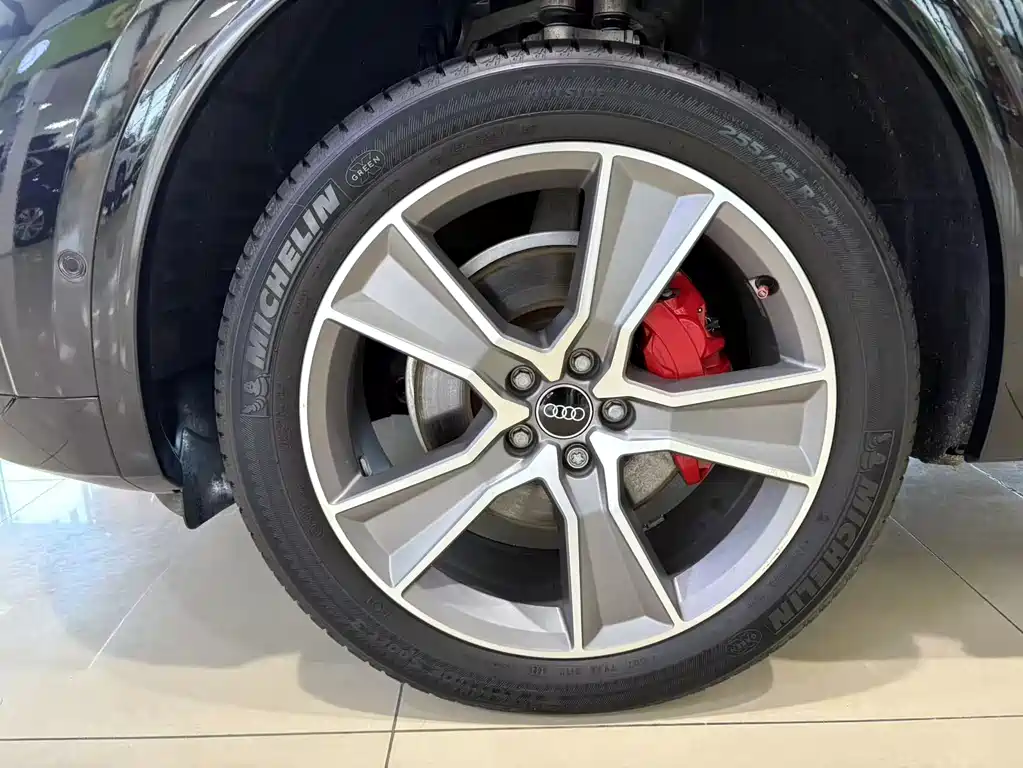 Audi Q5L Sportback 2022 — фото 18