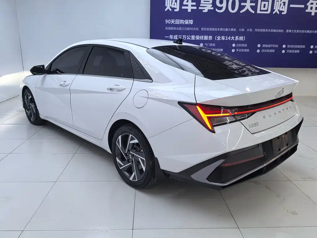 Hyundai Elantra 2024 — фото 15