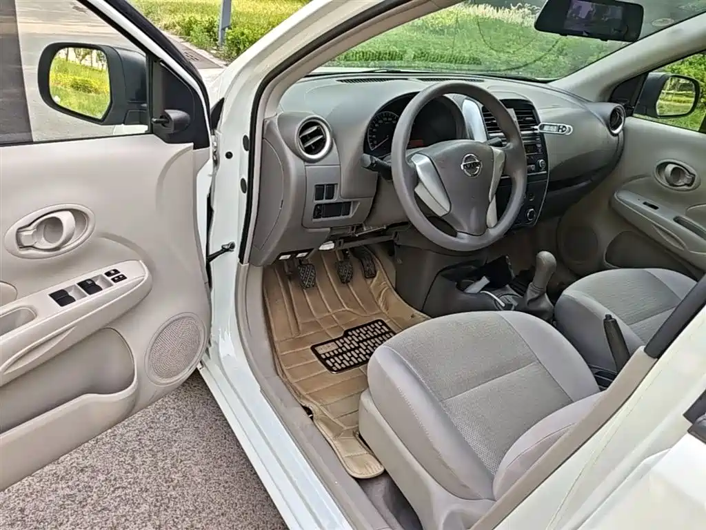 Nissan Sunny 2016 — фото 16