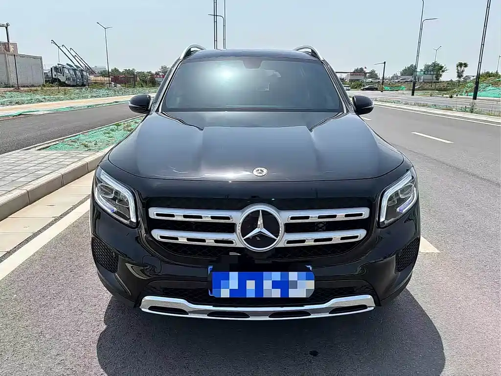 Mercedes-Benz GLB 2023