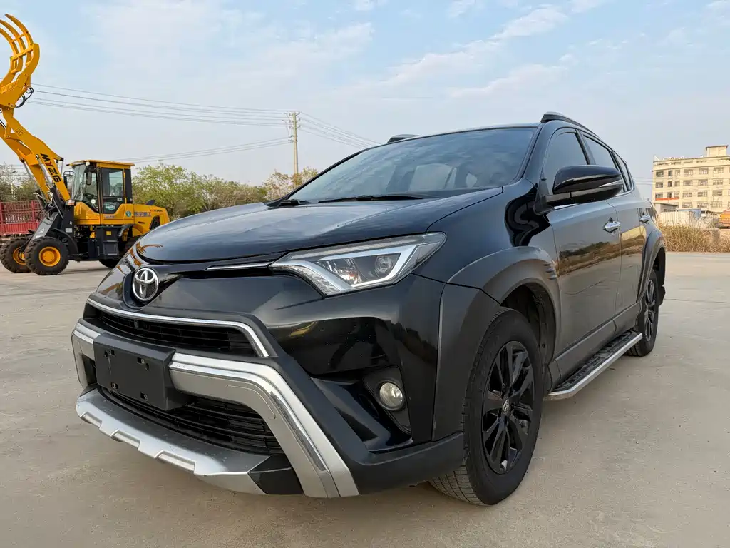 Toyota RAV4 2019 — фото 1