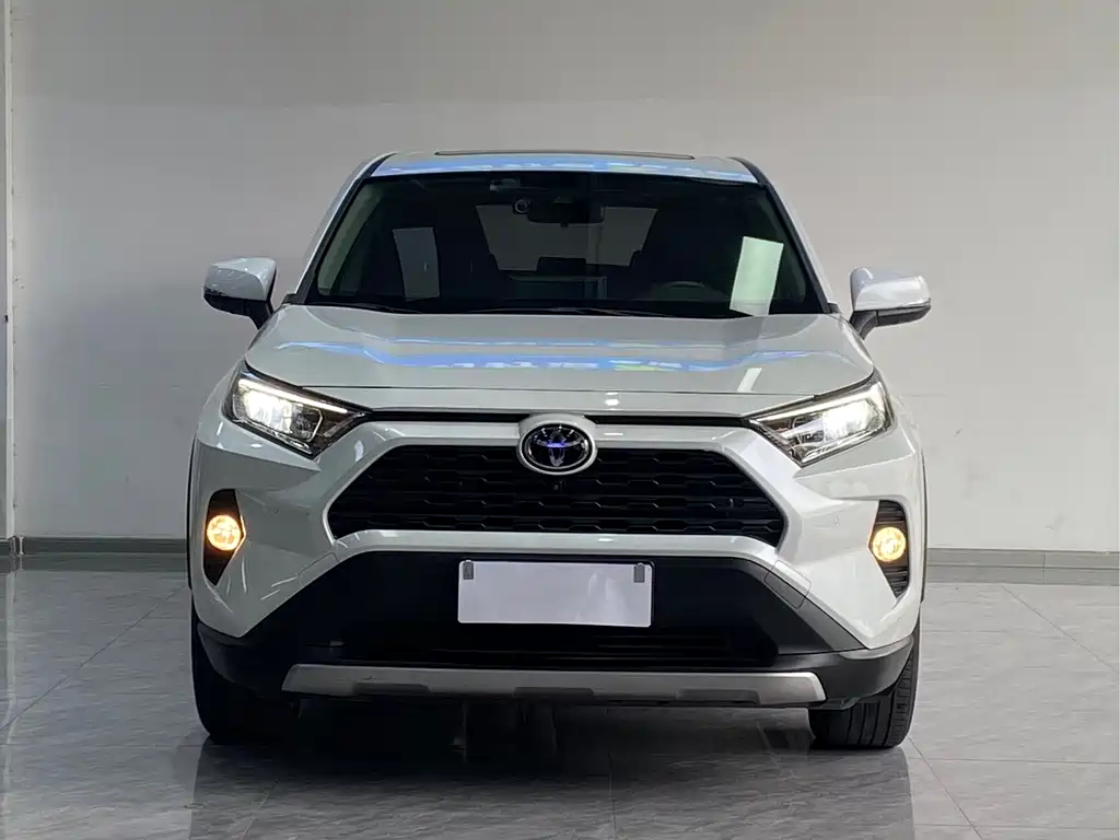 Toyota RAV4 2022 — фото 2