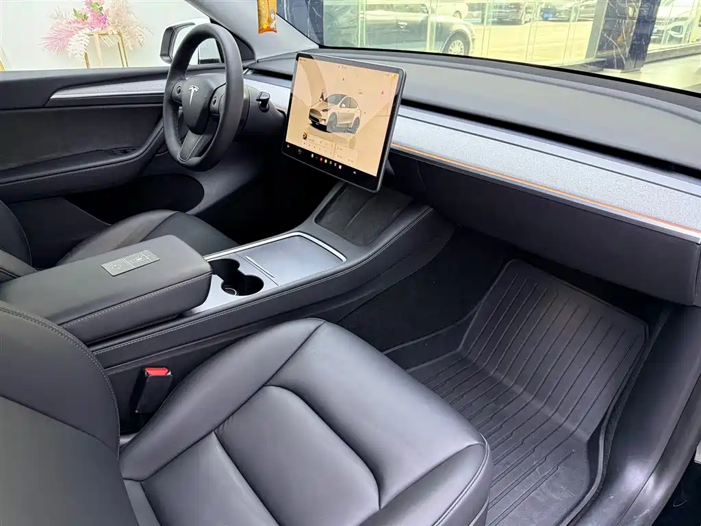 Tesla Model Y 2022 — фото 18