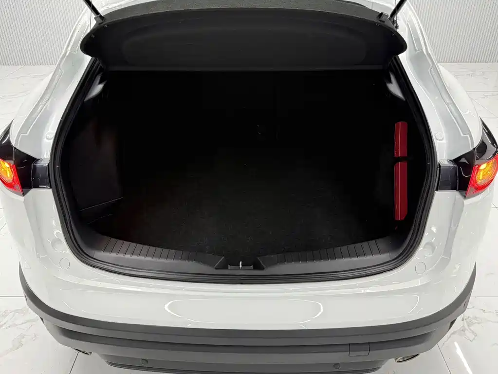 Mazda CX-4 2023 — фото 13