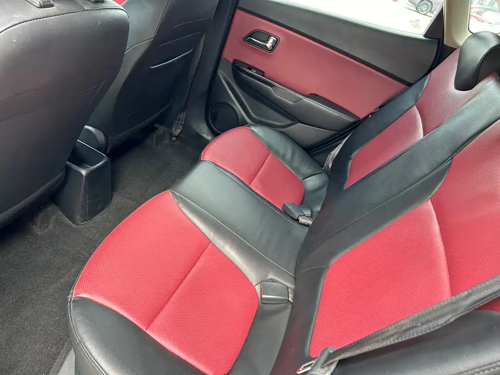 Kia K2 2015 — фото 10