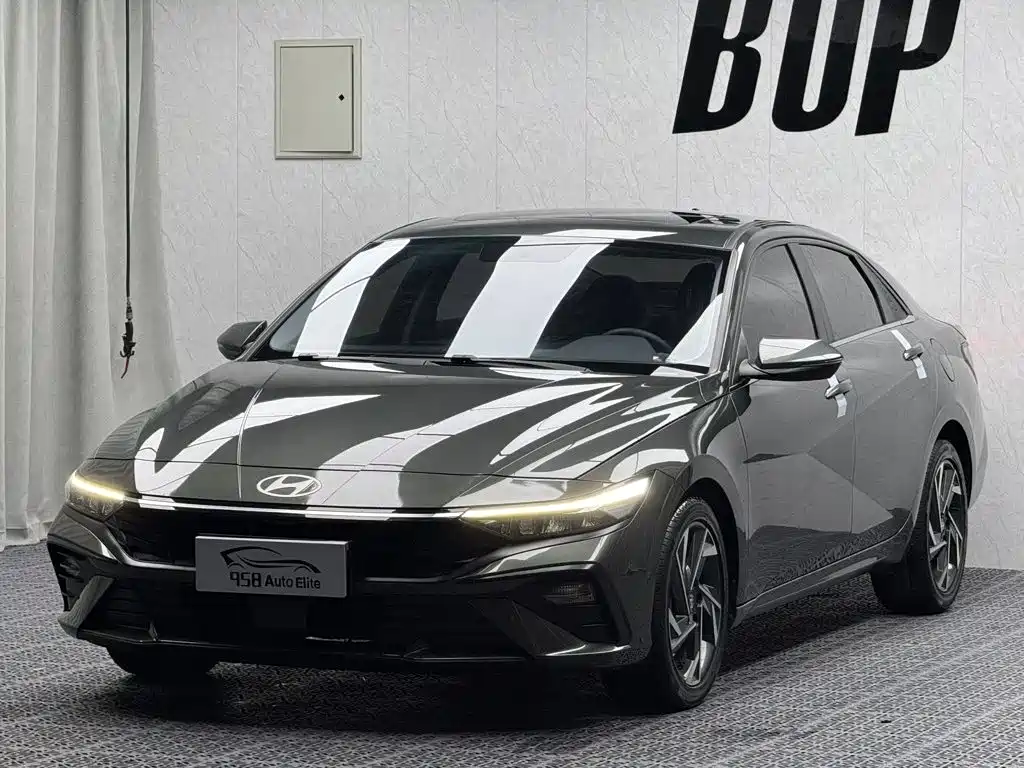 Hyundai Elantra 2023