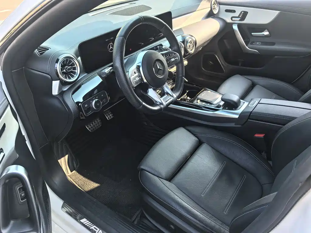 Mercedes-Benz CLA AMG 2023 — фото 8