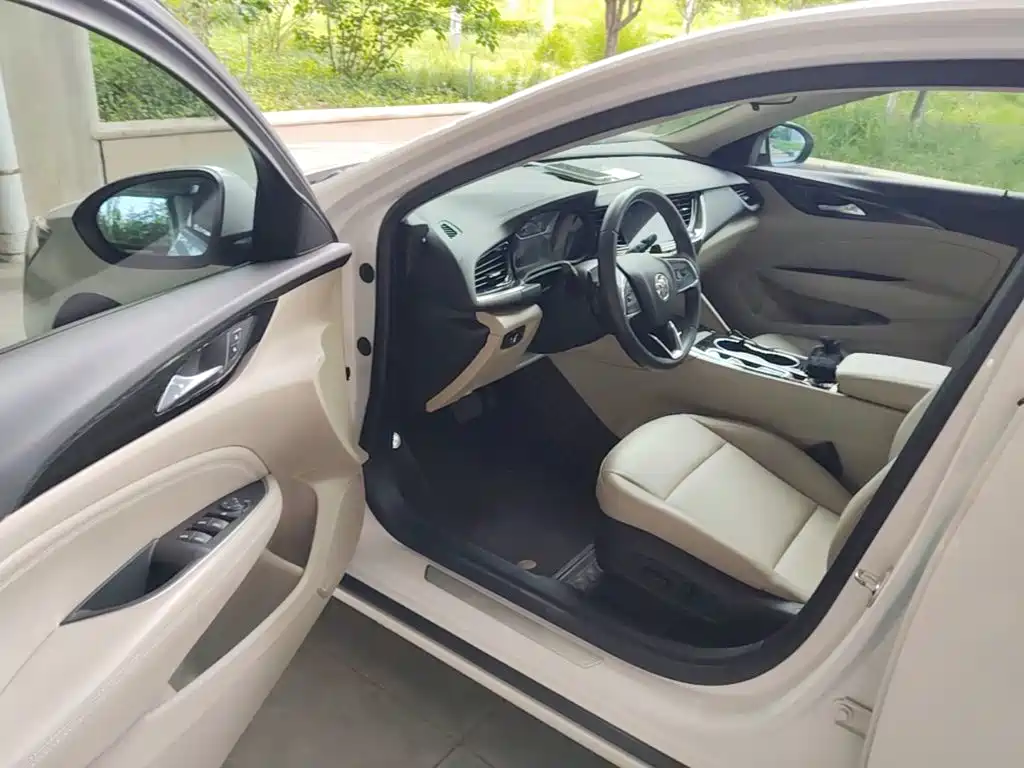 Buick Regal 2020 — фото 16