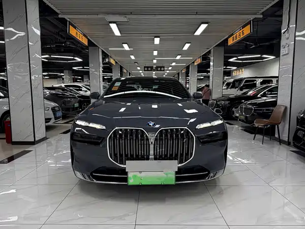 BMW i7 2023