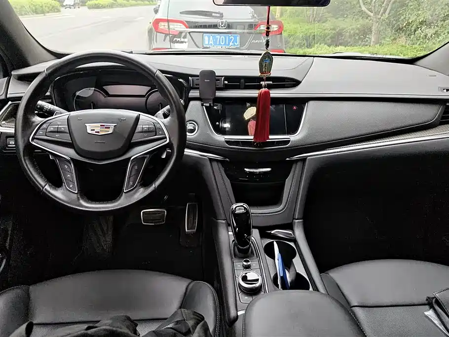 Cadillac XT5 2022 — фото 12