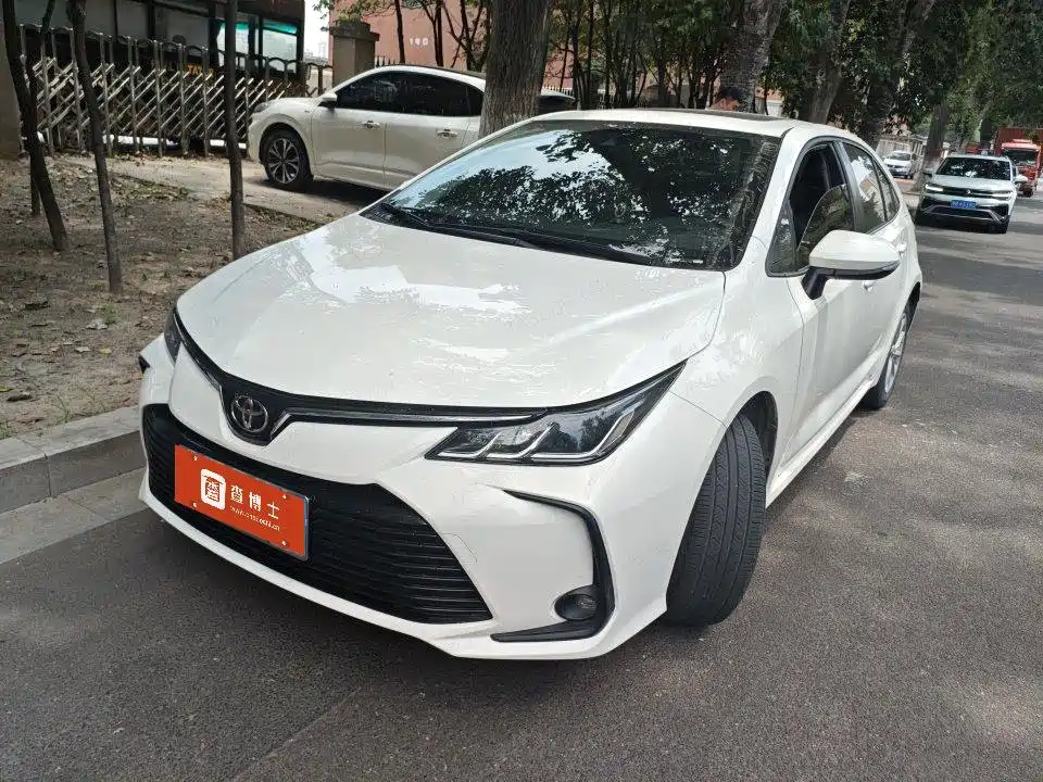 Toyota Corolla 2022 — фото 1