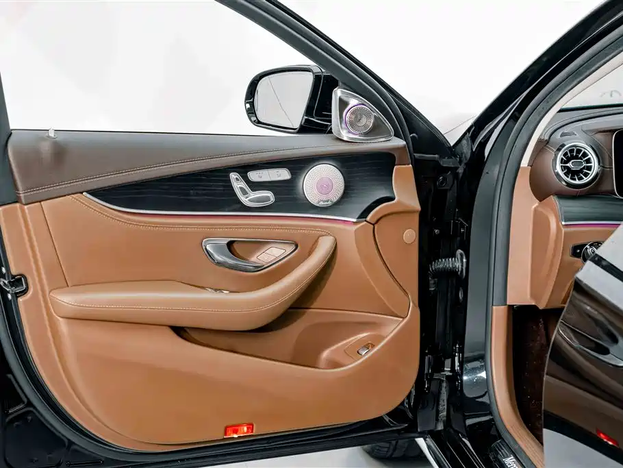 Mercedes-Benz E-Class 2022 — фото 17