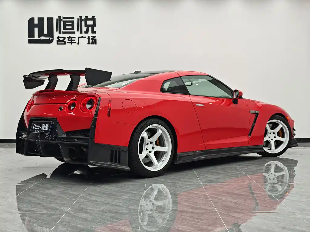 Nissan GT-R 2012