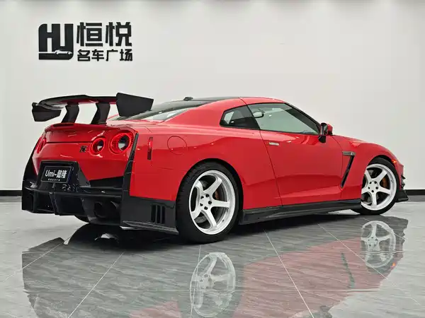 Nissan GT-R 2012