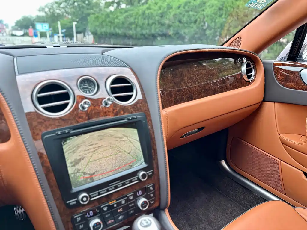 Bentley Flying Spur 2012 — фото 27