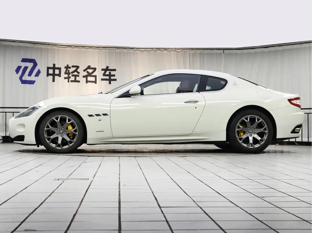 Maserati GranTurismo 2013 — фото 3